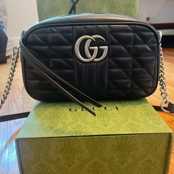 NEW!! Gucci Black Small Marmont Camera Bag - Picture 3 of 15